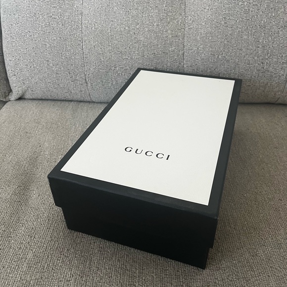 Gucci White Heels with Red and Blue Strap - Picture 4 of 4